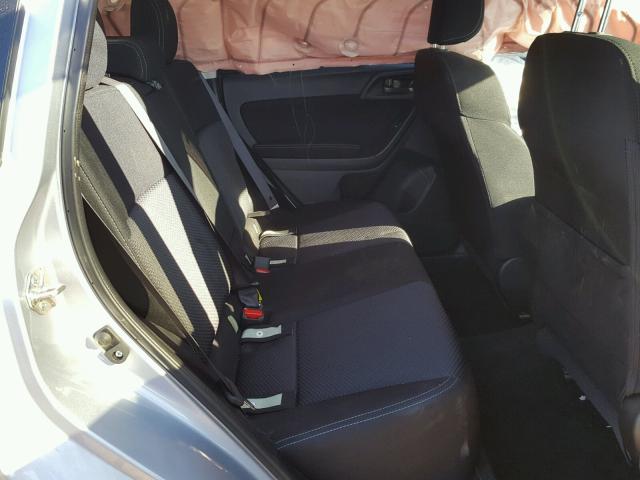 JF2SJADC0FH805721 - 2015 SUBARU FORESTER 2 SILVER photo 6