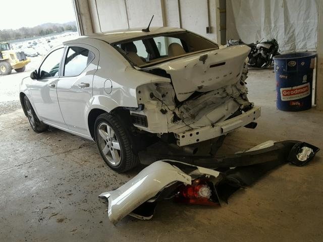 1B3BD2FG2BN587094 - 2011 DODGE AVENGER LU WHITE photo 3