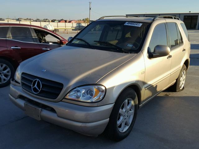4JGAB72E61A237065 - 2001 MERCEDES-BENZ ML 430 棕色 照片 2