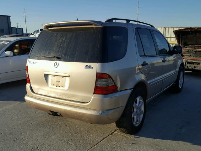 4JGAB72E61A237065 - 2001 MERCEDES-BENZ ML 430 棕色 照片 4