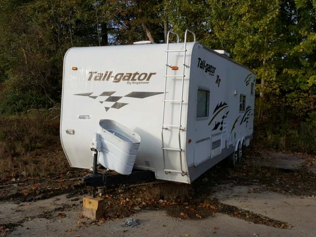 4YDT278264K211670 - 2004 TAIL RV WHITE photo 2