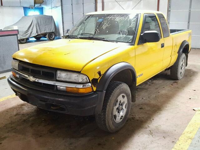 1GCCT19X638256577 - 2003 CHEVROLET S TRUCK S1 YELLOW photo 2