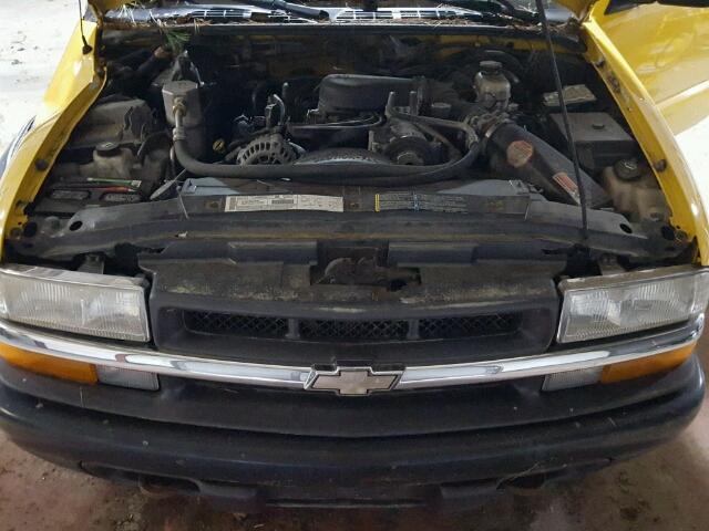 1GCCT19X638256577 - 2003 CHEVROLET S TRUCK S1 YELLOW photo 7