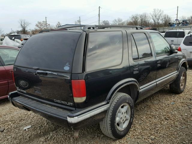 1GNDT13W3V2260622 - 1997 CHEVROLET BLAZER BLACK photo 4