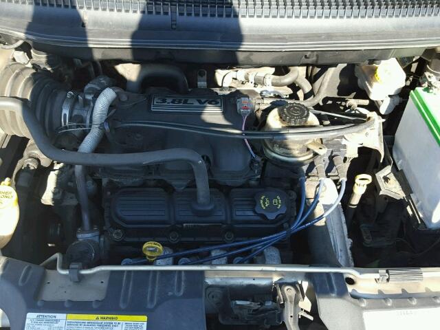 2C4GP54L85R400817 - 2005 CHRYSLER TOWN & COU GOLD photo 7