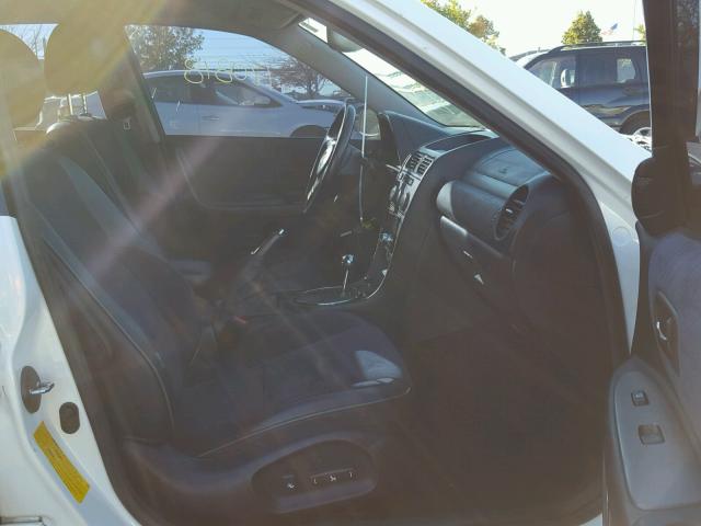 JTHBD192630071214 - 2003 LEXUS IS 300 WHITE photo 5