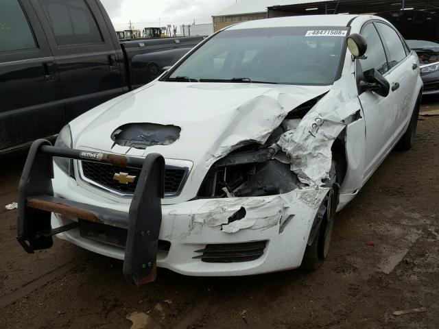 6G1MK5T24BL571753 - 2011 CHEVROLET CAPRICE PO WHITE photo 2