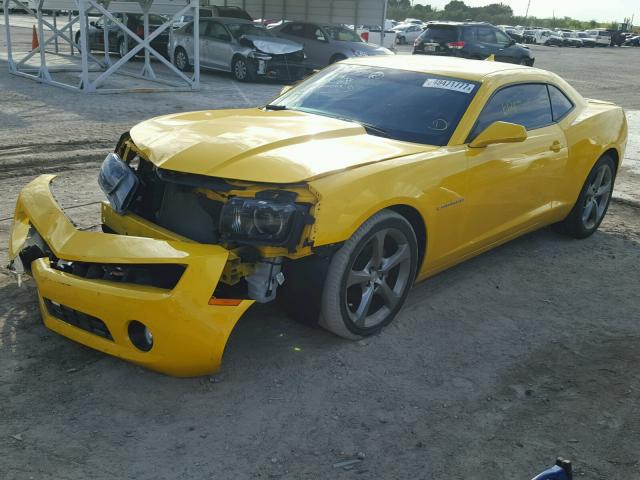 2G1FC1E3XD9231194 - 2013 CHEVROLET CAMARO LT YELLOW photo 2