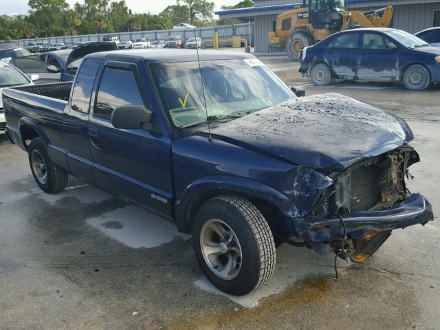 1GCCS195628111720 - 2002 CHEVROLET S TRUCK S1 BLUE photo 1