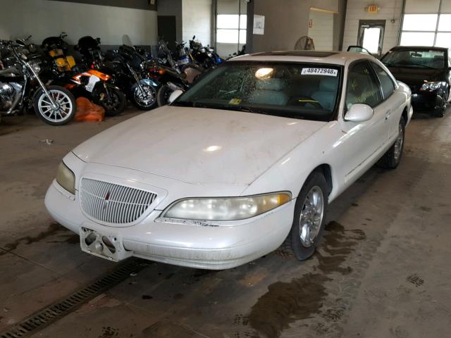 1LNLM92V0VY706162 - 1997 LINCOLN MARK VIII WHITE photo 2