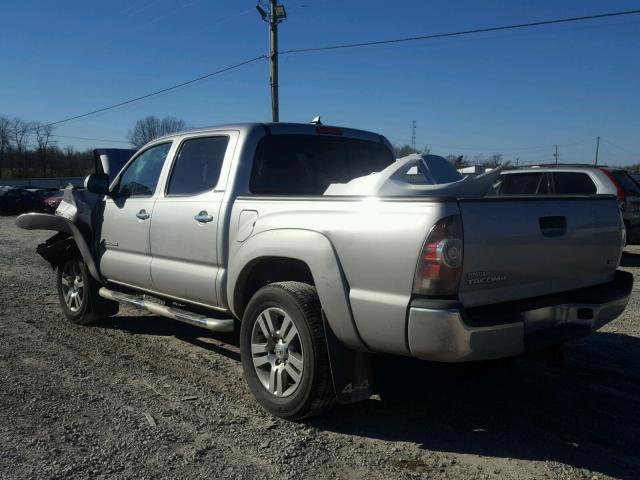 5TFLU4EN6EX096373 - 2014 TOYOTA TACOMA DOU SILVER photo 3