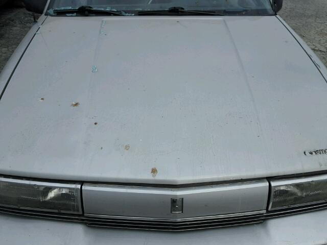 1G3NF14D7KM292832 - 1989 OLDSMOBILE CUTLASS CA SILVER photo 7