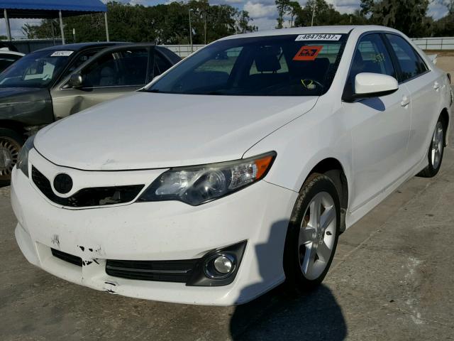 4T1BF1FK6DU214152 - 2013 TOYOTA CAMRY L WHITE photo 2