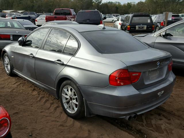 WBAPH7G5XANL85778 - 2010 BMW 328 I GRAY photo 3