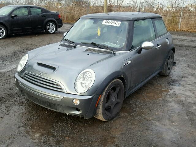 WMWRE33576TJ33229 - 2006 MINI COOPER S GRAY photo 2