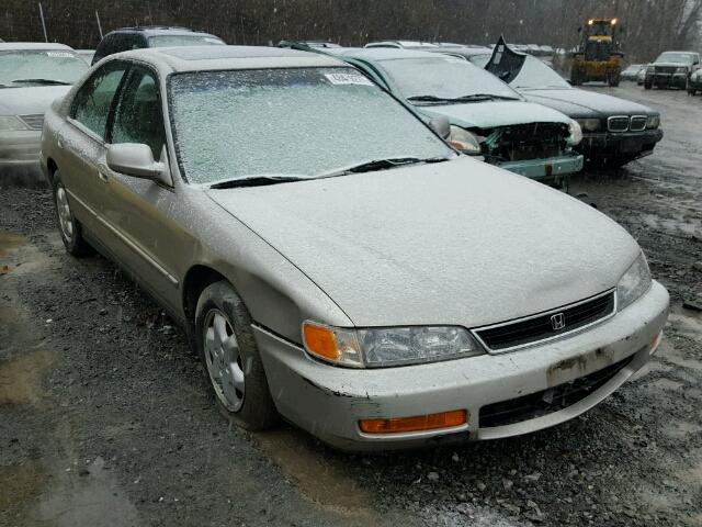 1HGCE6676TA001384 - 1996 HONDA ACCORD EX SILVER photo 1