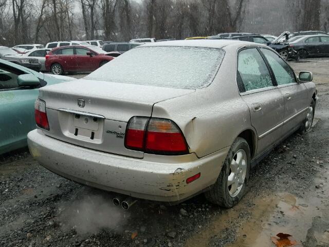 1HGCE6676TA001384 - 1996 HONDA ACCORD EX SILVER photo 4