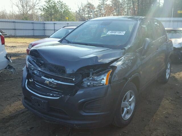 3GNCJNSB7GL174335 - 2016 CHEVROLET TRAX LS GRAY photo 2