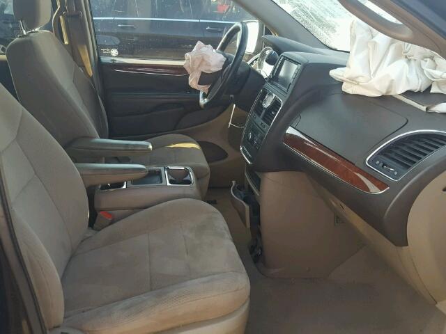 2A4RR5DG8BR675518 - 2011 CHRYSLER TOWN & COU GRAY photo 5