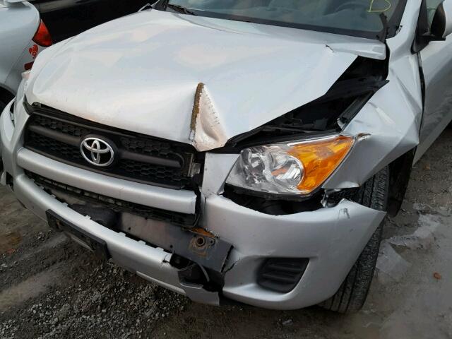 2T3BK4DV7CW072488 - 2012 TOYOTA RAV4 SILVER photo 9