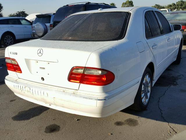 WDBJF65J0YB149238 - 2000 MERCEDES-BENZ E 320 WHITE photo 4