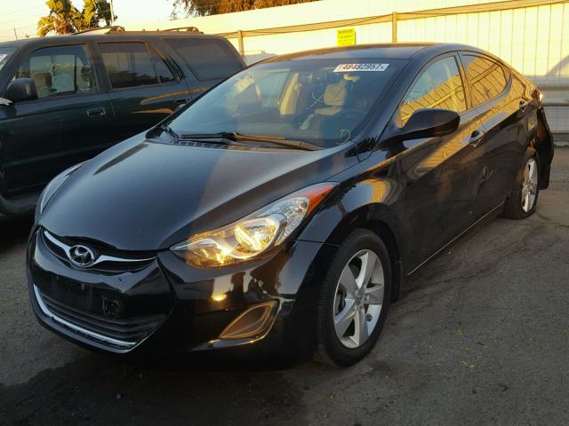 5NPDH4AE0DH282628 - 2013 HYUNDAI ELANTRA GL BLACK photo 2