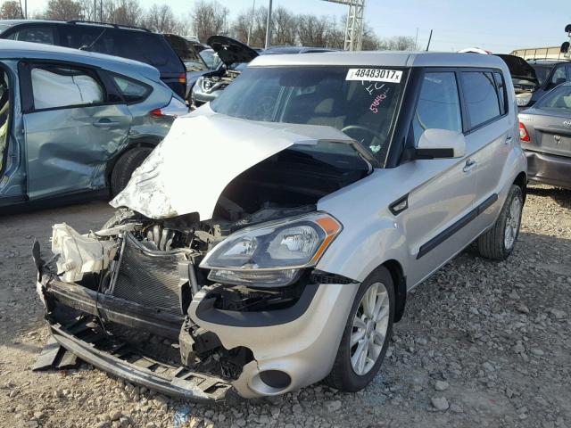 KNDJT2A56D7768161 - 2013 KIA SOUL SILVER photo 2