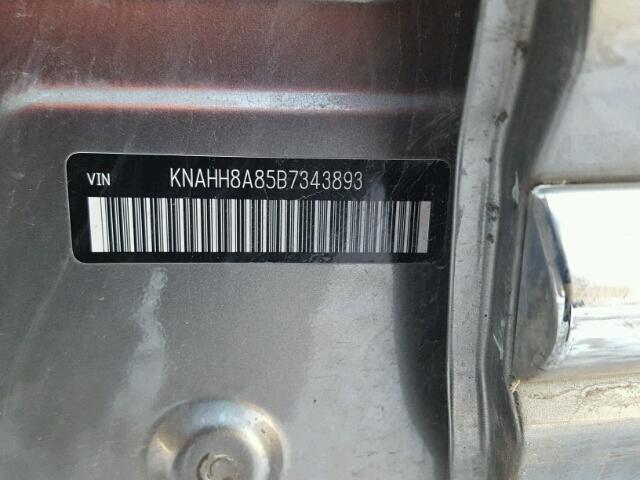 KNAHH8A85B7343893 - 2011 KIA RONDO GRAY photo 10