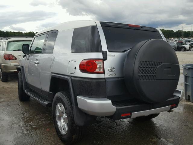 JTEBU11F170043936 - 2007 TOYOTA FJ CRUISER SILVER photo 3