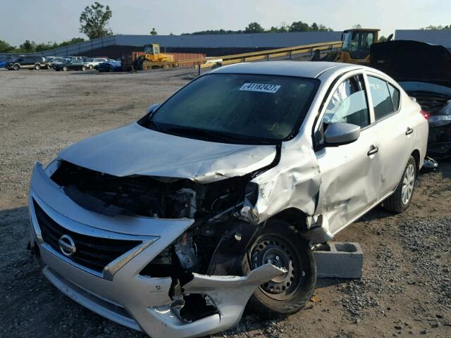 3N1CN7AP3GL838400 - 2016 NISSAN VERSA S SILVER photo 2