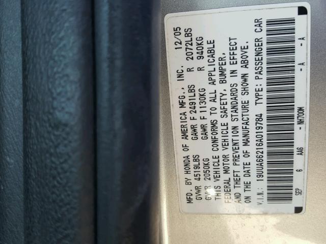 19UUA66216A019784 - 2006 ACURA 3.2TL SILVER photo 10