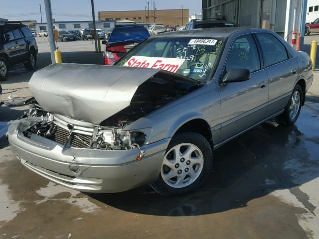 JT2BF22K8X0201245 - 1999 TOYOTA CAMRY LE GRAY photo 2