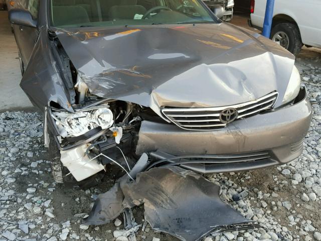 4T1BE32K85U604109 - 2005 TOYOTA CAMRY LE GRAY photo 9