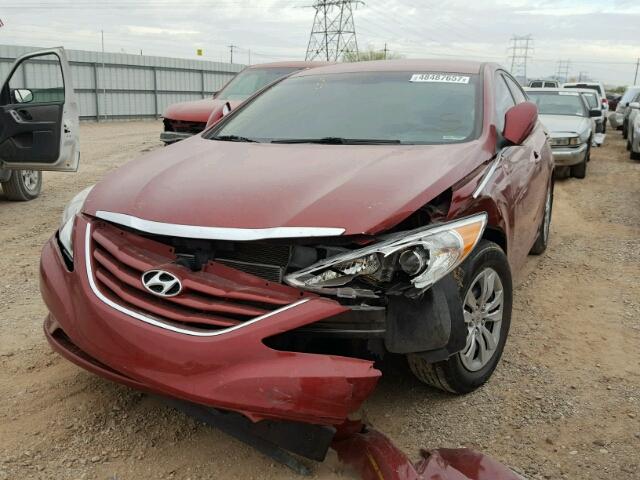 5NPEB4AC4CH366566 - 2012 HYUNDAI SONATA GLS RED photo 2