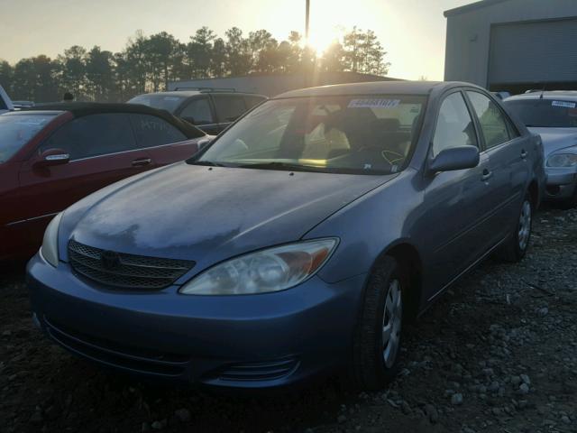 4T1BE32K72U535229 - 2002 TOYOTA CAMRY LE ლურჯი ფოტო 2