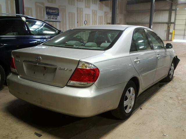 4T1BE32K95U951383 - 2005 TOYOTA CAMRY LE SILVER photo 4