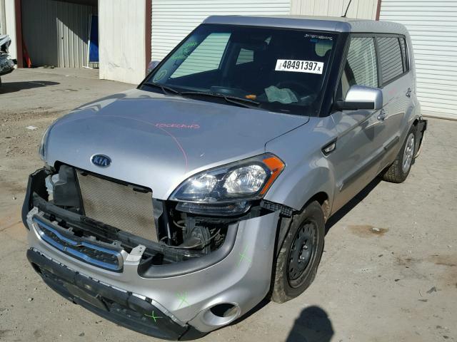 KNDJT2A56C7462270 - 2012 KIA SOUL SILVER photo 2