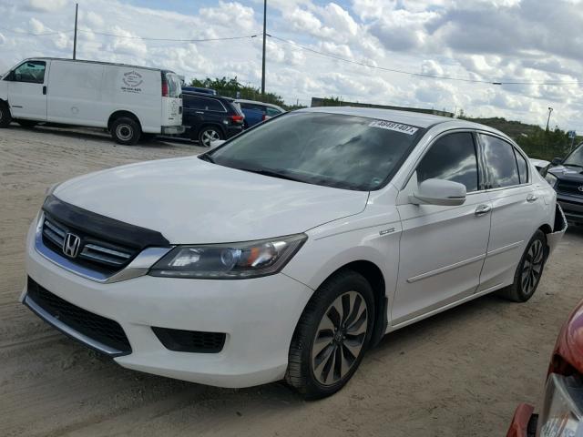 1HGCR6F33EA005090 - 2014 HONDA ACCORD HYB WHITE photo 2