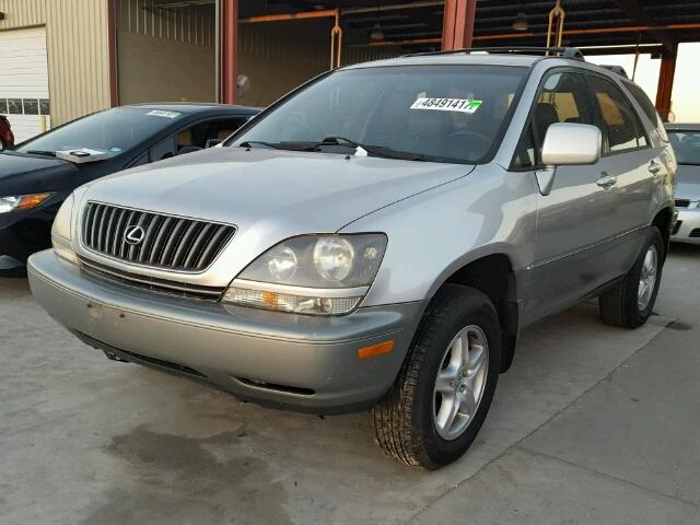 JT6HF10U0Y0131541 - 2000 LEXUS RX 300 SILVER photo 2