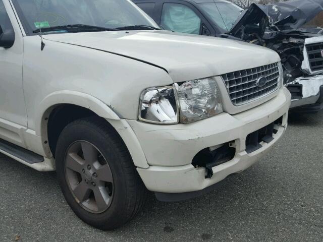 1FMDU75W03ZA09529 - 2003 FORD EXPLORER L WHITE photo 9