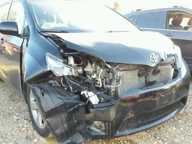 5TDKK3DC8FS563635 - 2015 TOYOTA SIENNA LE BLACK photo 9