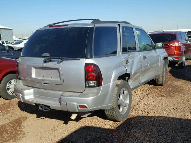 1GNDS13S382248300 - 2008 CHEVROLET TRAILBLAZE SILVER photo 4