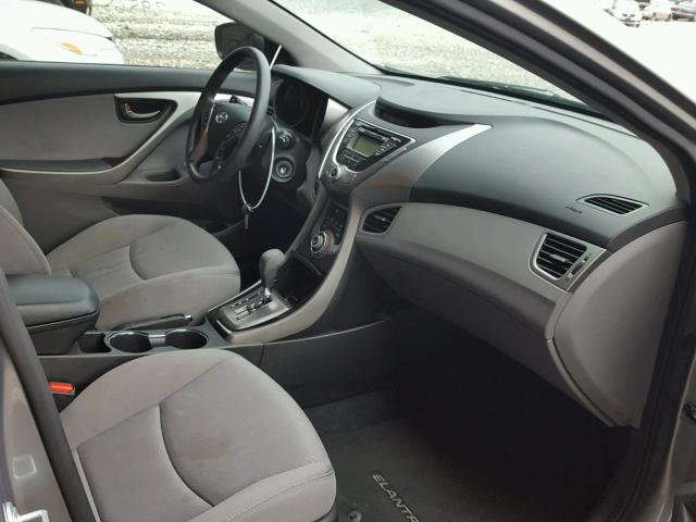 KMHDH4AEXDU663548 - 2013 HYUNDAI ELANTRA GL GRAY photo 5