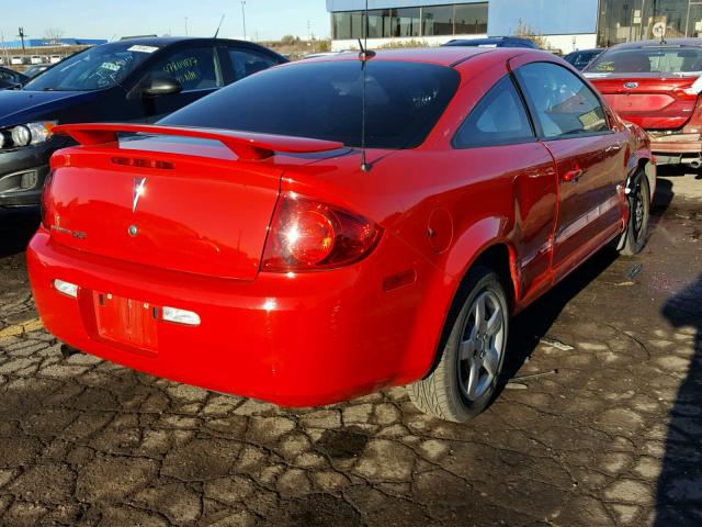 1G2AS18H197135608 - 2009 PONTIAC G5 RED photo 4