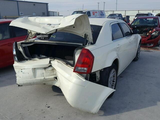 2C3KA43R77H861225 - 2007 CHRYSLER 300 WHITE photo 4