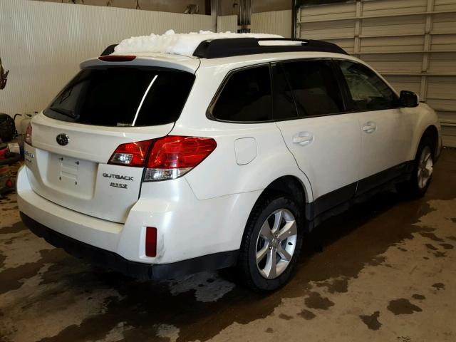 4S4BRBCC6D3325087 - 2013 SUBARU OUTBACK 2. WHITE photo 4