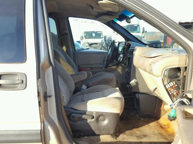 1GNDX03E44D111239 - 2004 CHEVROLET VENTURE TAN photo 5