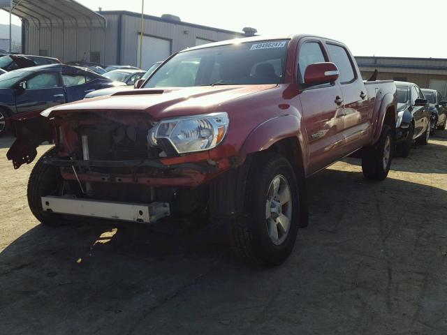 5TFMU4FN6DX017947 - 2013 TOYOTA TACOMA DOU RED photo 2