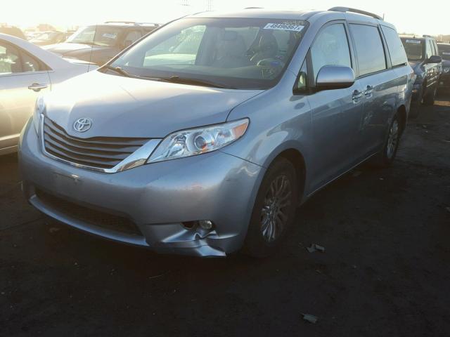 5TDYK3DC6DS289214 - 2013 TOYOTA SIENNA XLE BLUE photo 2