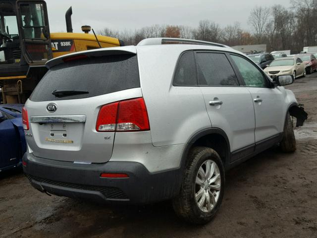 5XYKU3A17BG007496 - 2011 KIA SORENTO EX SILVER photo 4